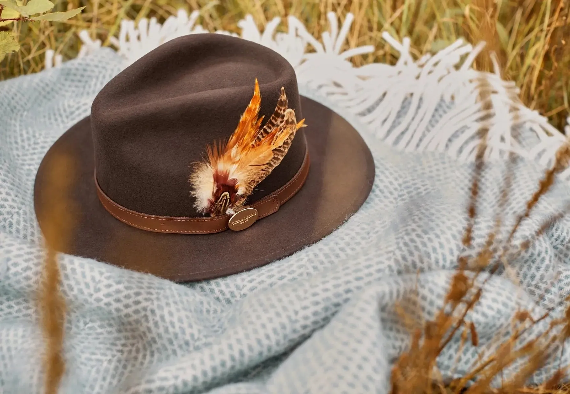 HICKS & BROWN Ladies Suffolk Fedora Hat - Gamebird Feather - Dark Brown