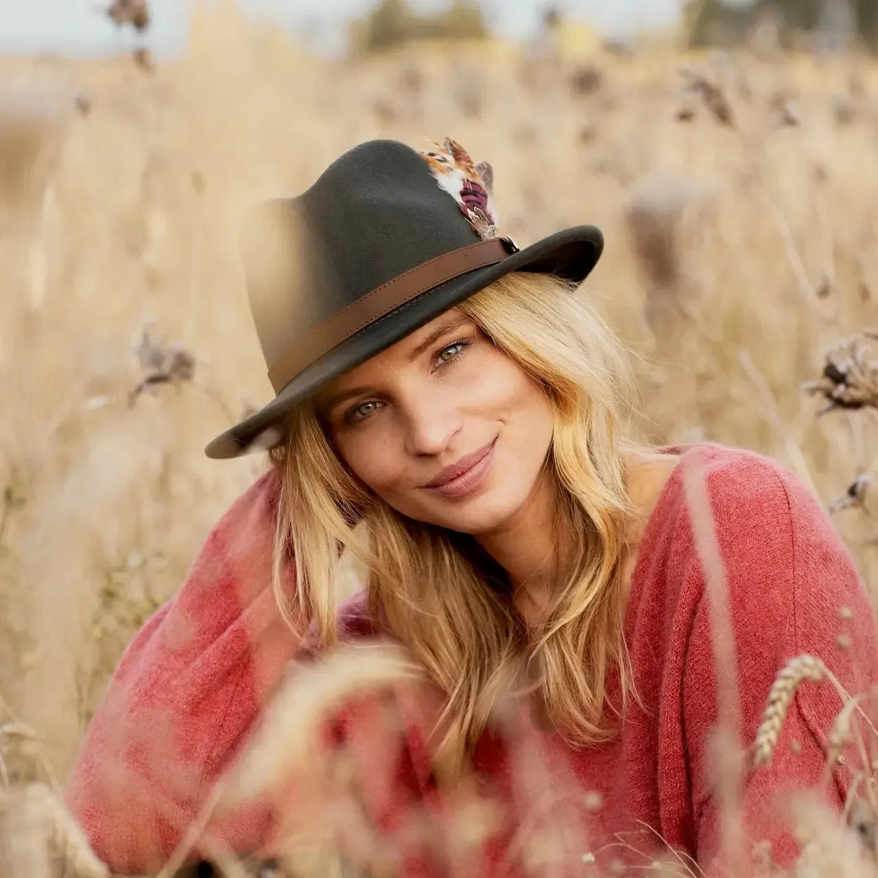 HICKS & BROWN Ladies Suffolk Fedora Hat - Gamebird Feather - Olive