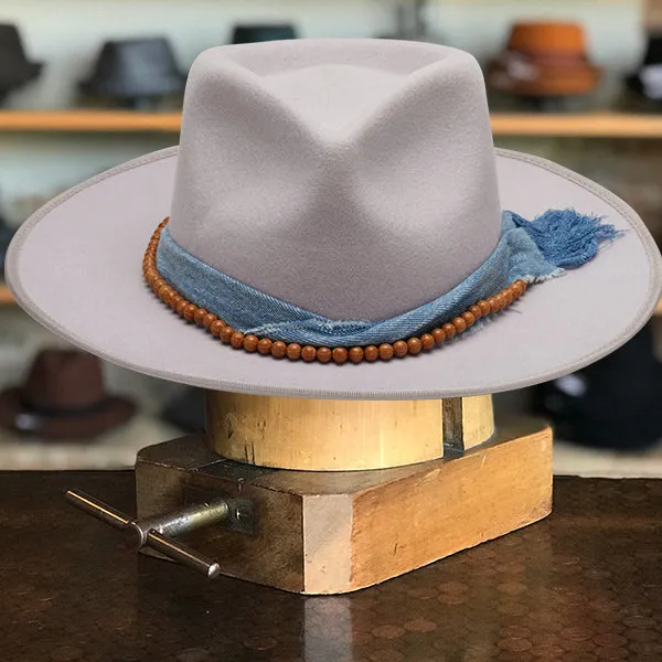 Timeless Elegance Fedora in Sliver