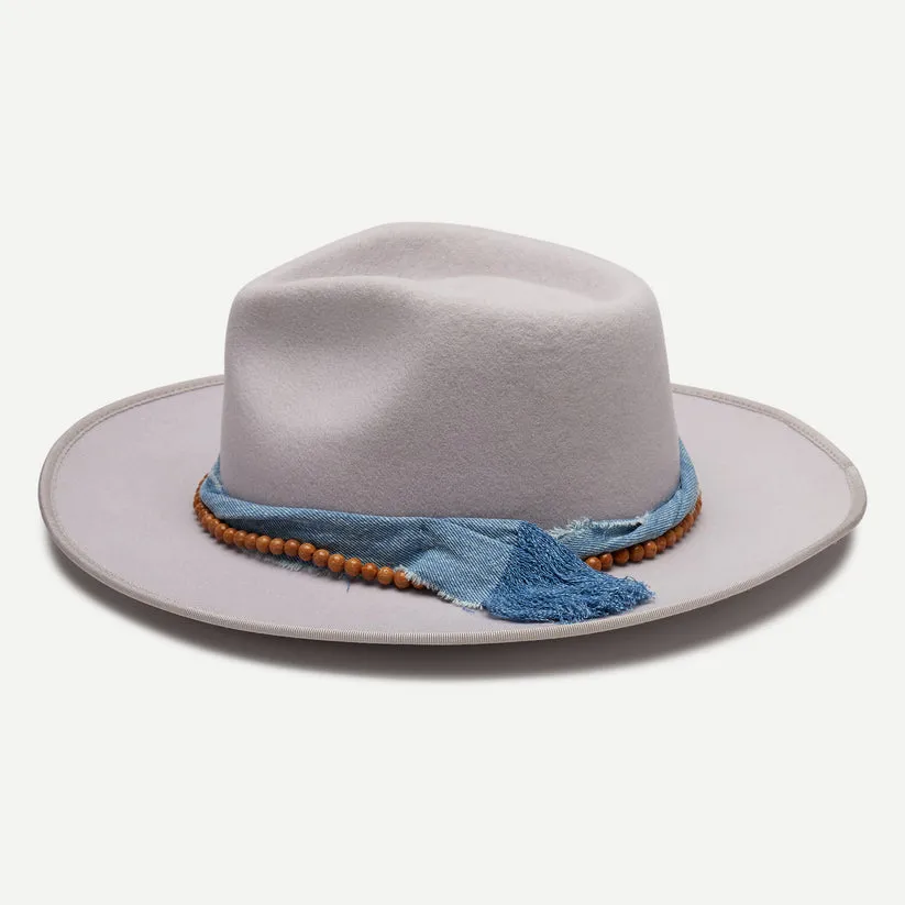 Timeless Elegance Fedora in Sliver