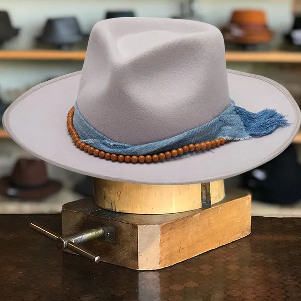 Timeless Elegance Fedora in Sliver